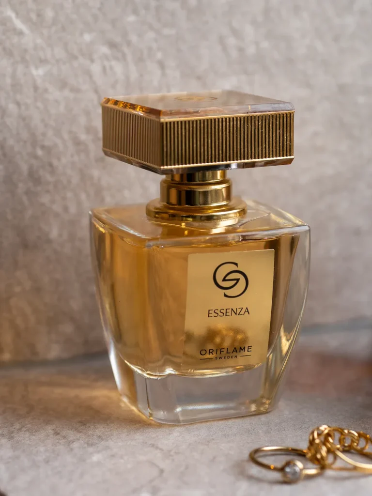 Parfum Essenza Giordani Gold