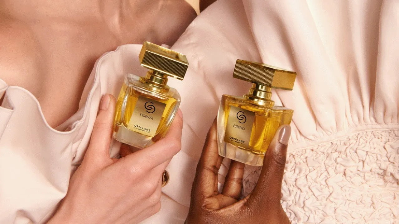 Este perfume Essenza está em promoção e é um luxo