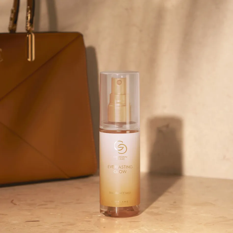 Giordani Gold Everlasting Glow: leve, luminosa e elegante