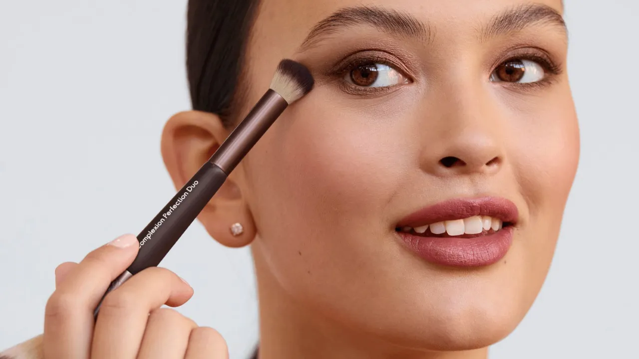 Pincel para blush e bronzer que faz o contorno perfeito