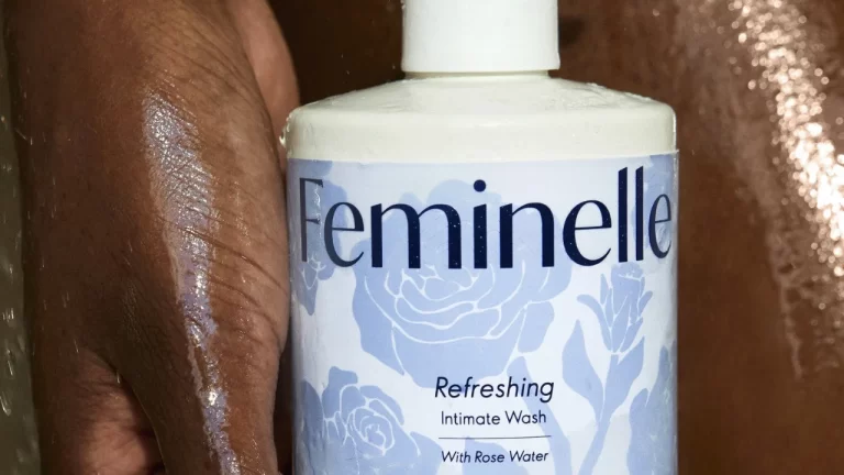 Lavagem Íntima Água de Rosas Feminelle