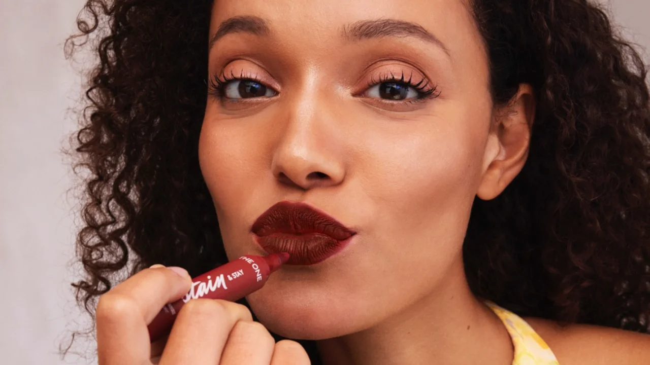 Lip stain Oriflame: o batom que dura 10 horas