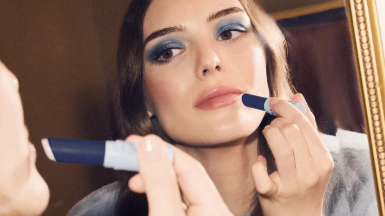 Bálsamo labial com brilho